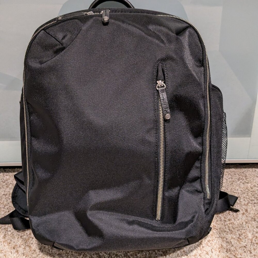 NWOT Booq Pack Pro Black backpack, fits up to 15" Macbook or 16.4" PC laptop